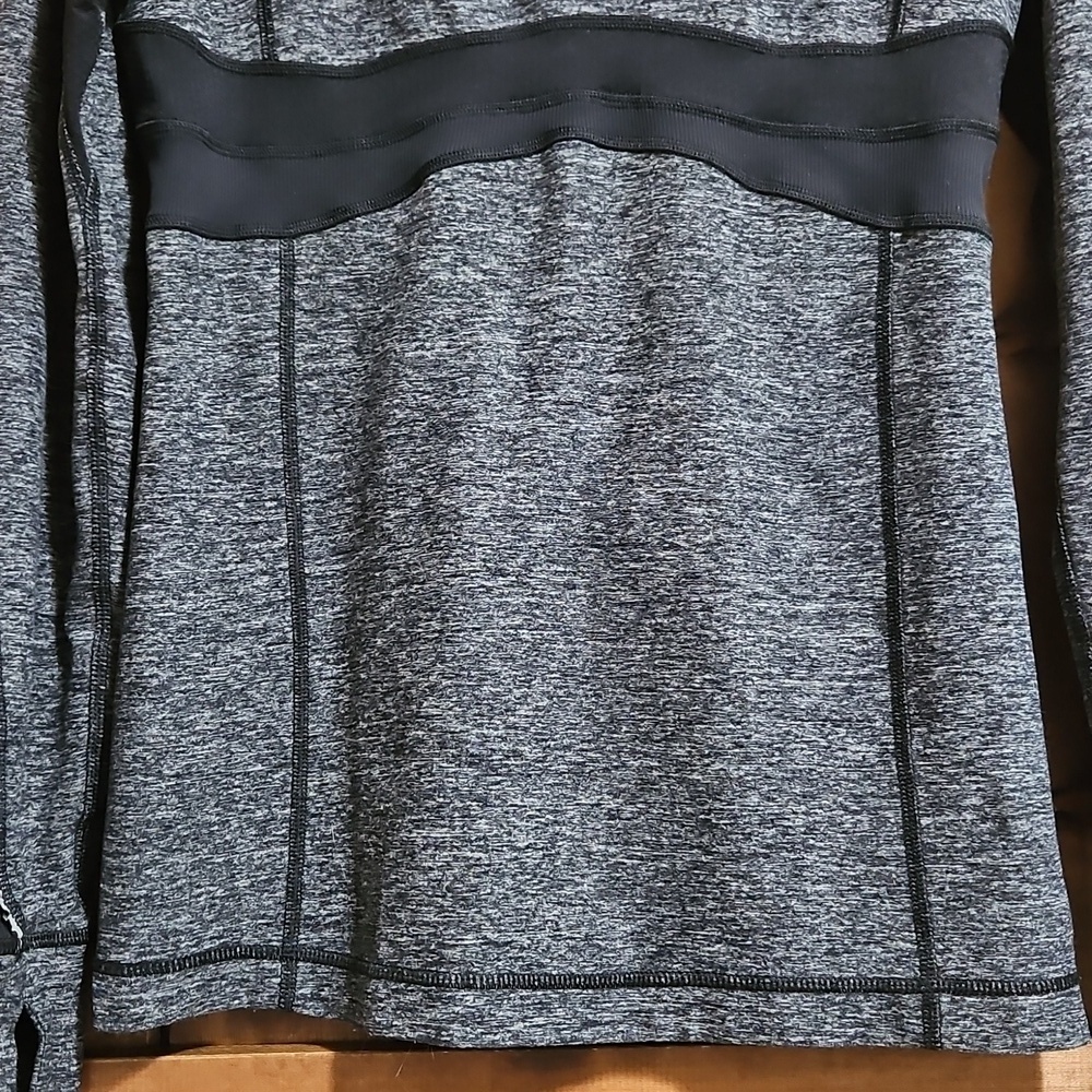 Lululemon Full Tilt Half Zip Pullover Size 8 - Picture 5 of 16